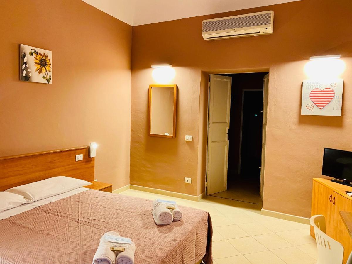 Angelo Apartments & Rooms Trapani Bagian luar foto